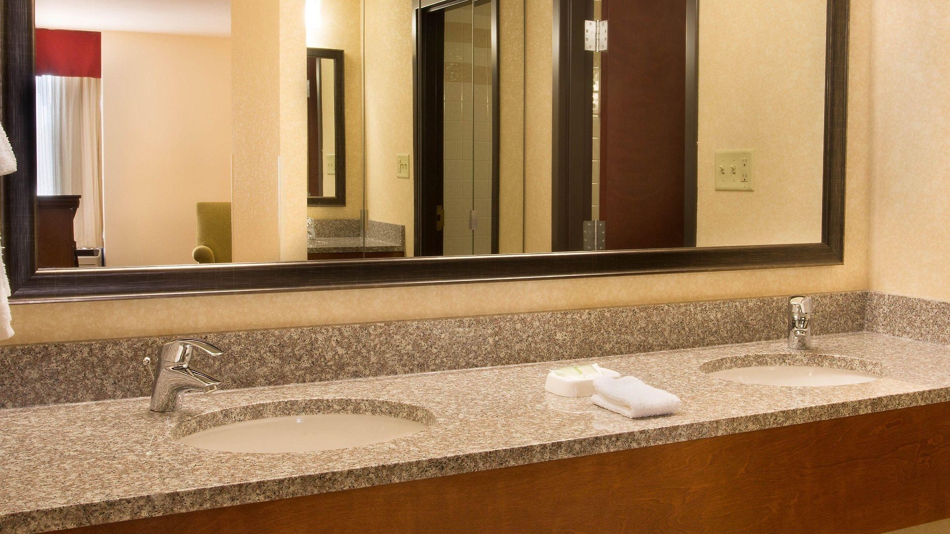 Hotel Drury & Place Charlotte