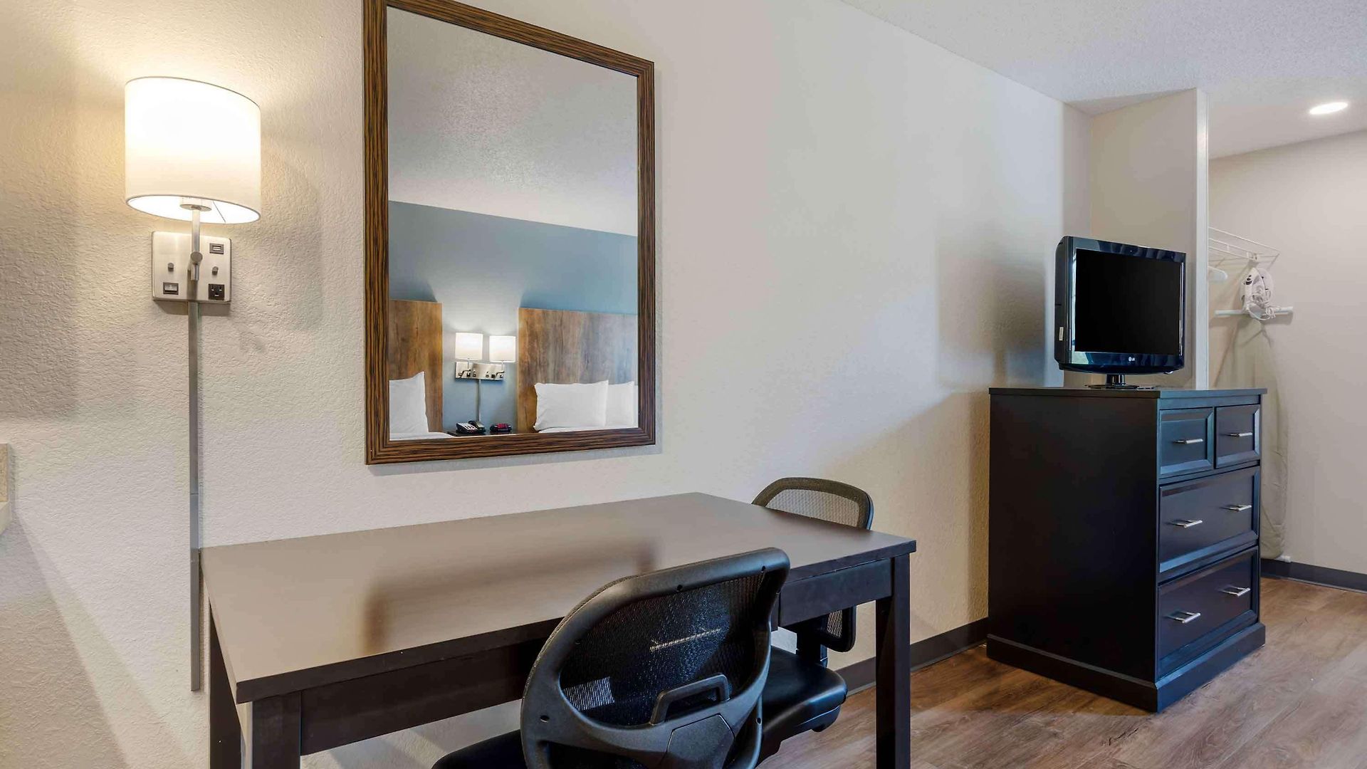 Hotel Extended Stay America Select Suites - Charlotte - University Place 2*