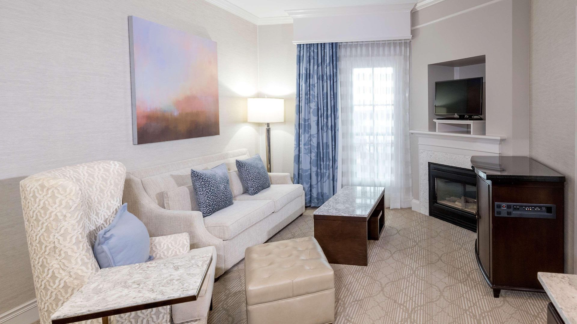 Hampton & South Park At Phillips Place Hotel