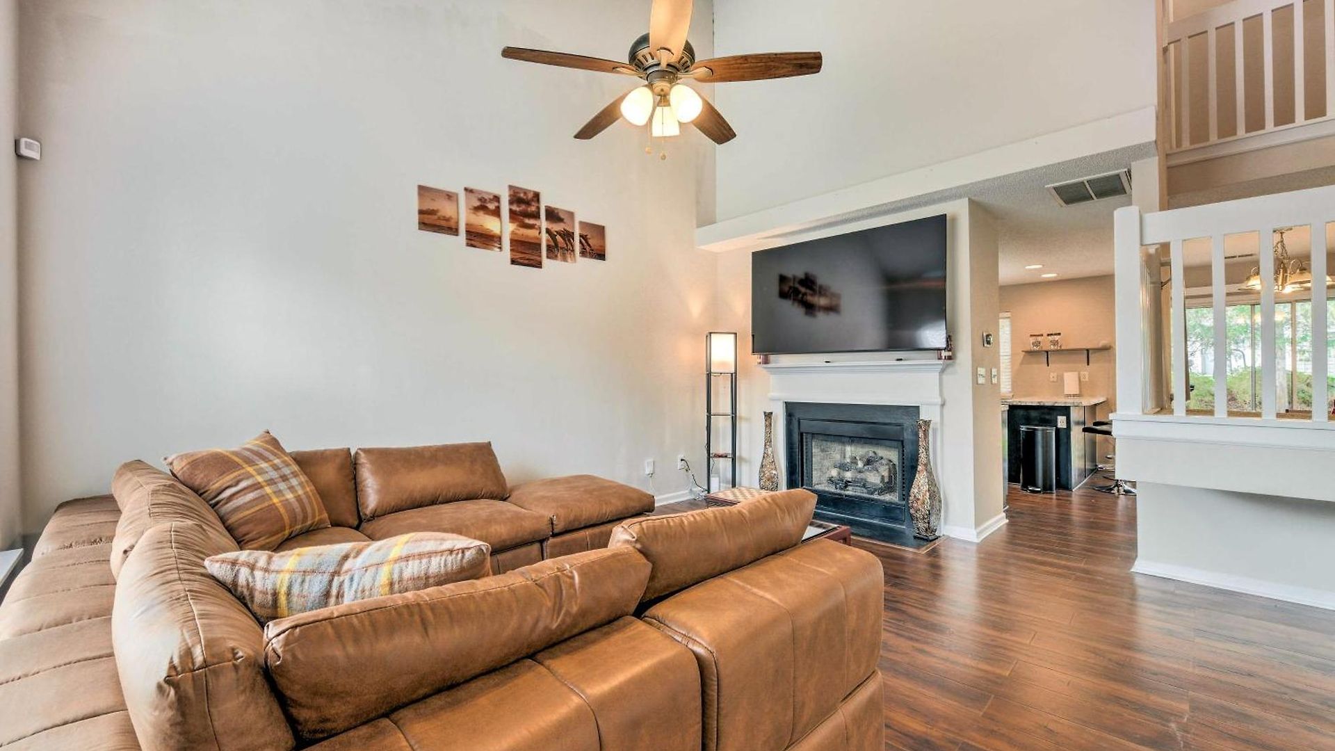Chic Townhome W/ Community Pool