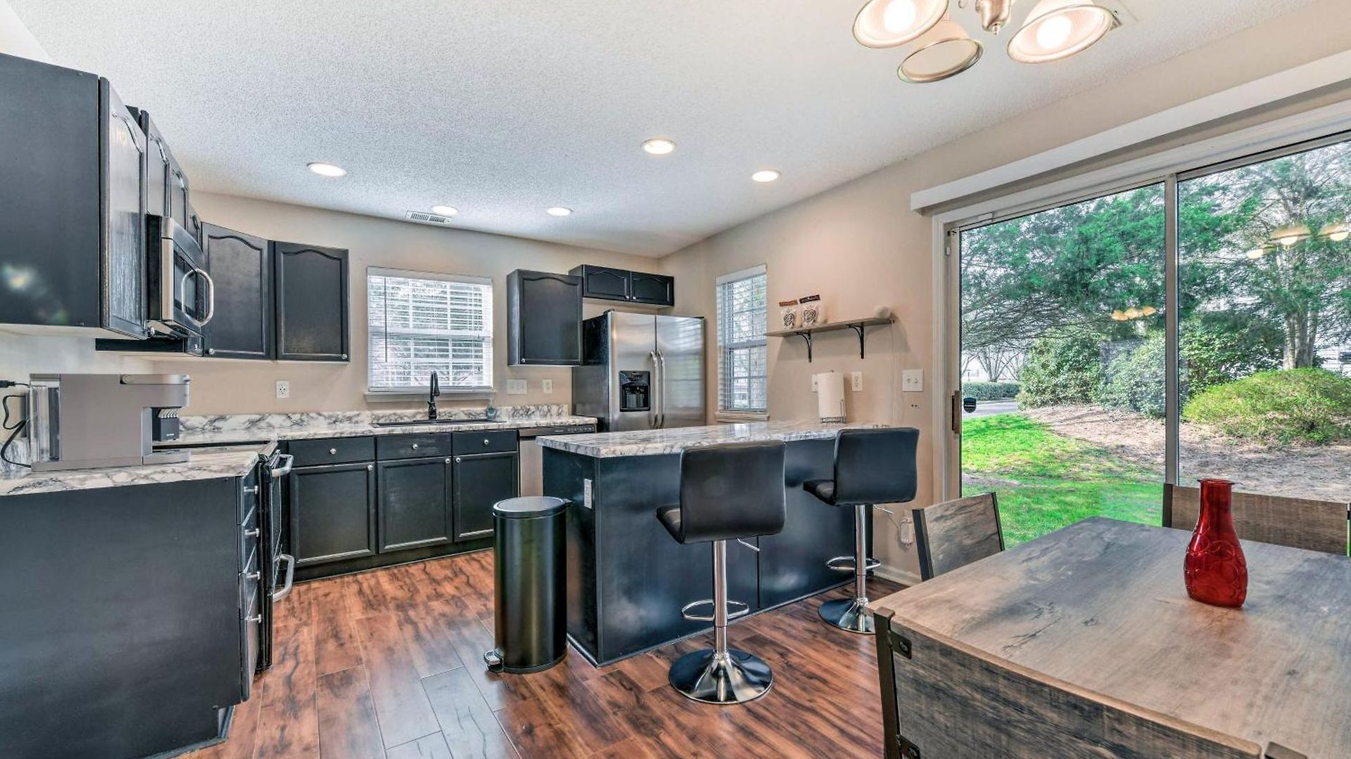 Chic Townhome W/ Community Pool Holiday home *