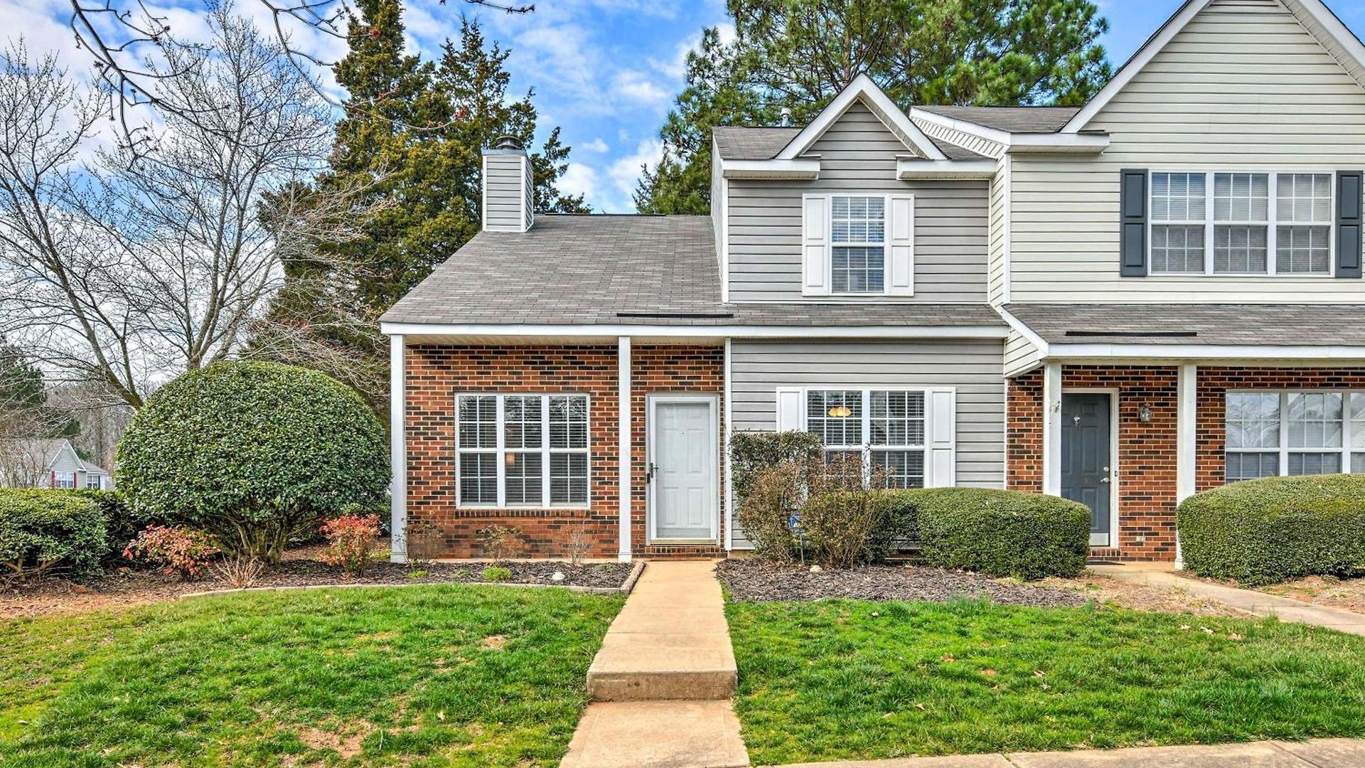 Chic Townhome W/ Community Pool Charlotte