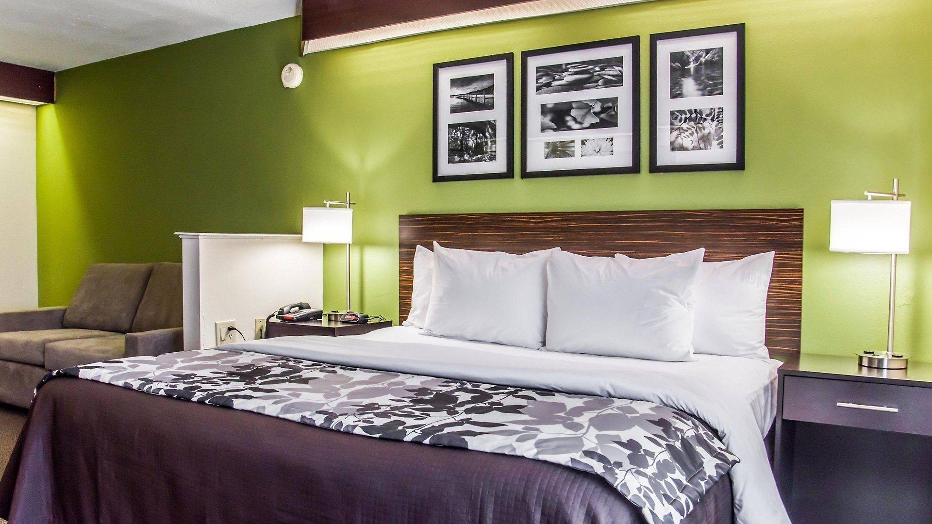 Sleep Airport - Billy Graham Parkway Hotel