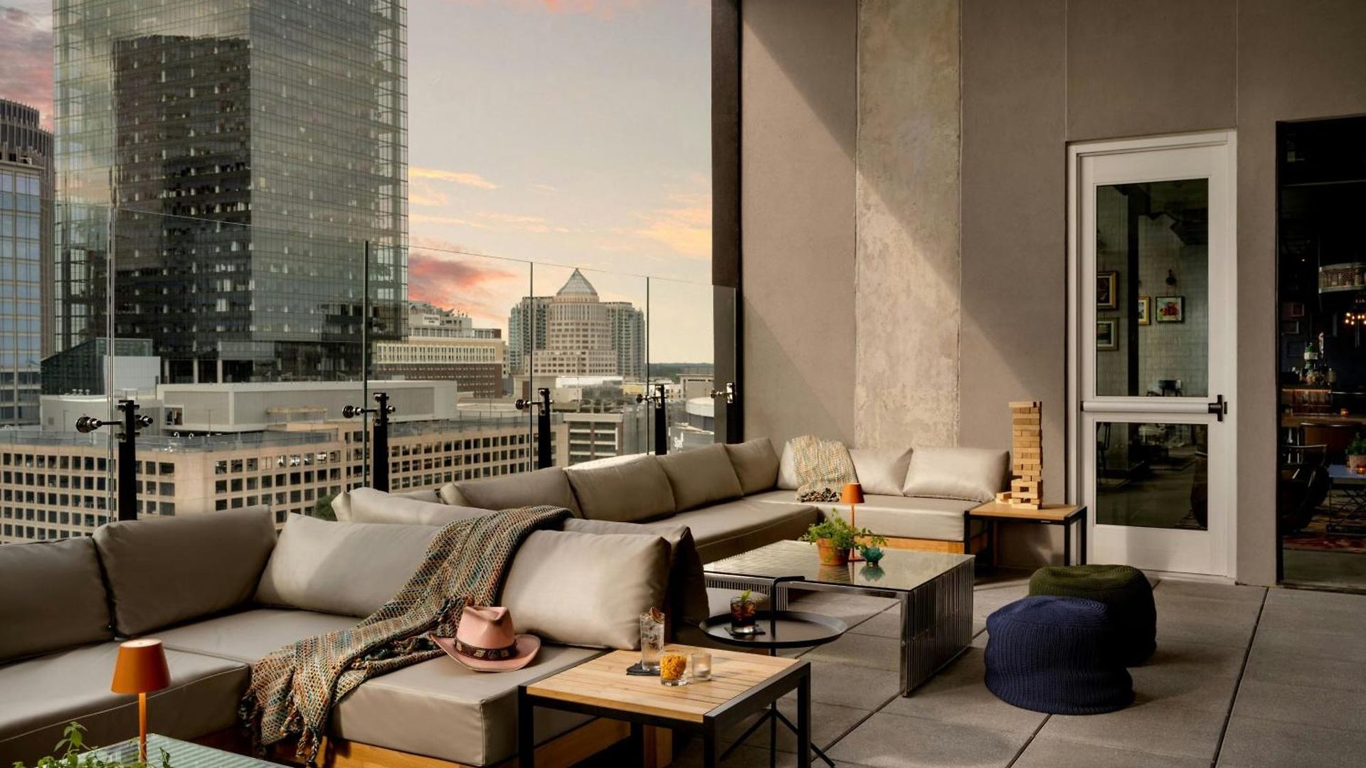 Moxy Downtown