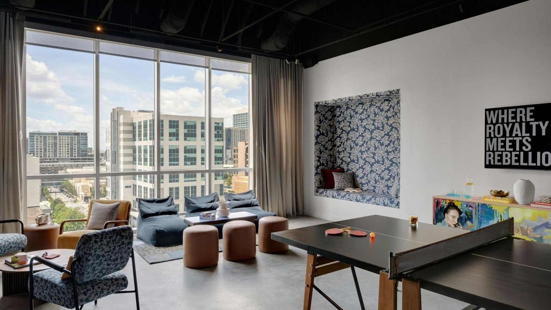 Moxy Downtown