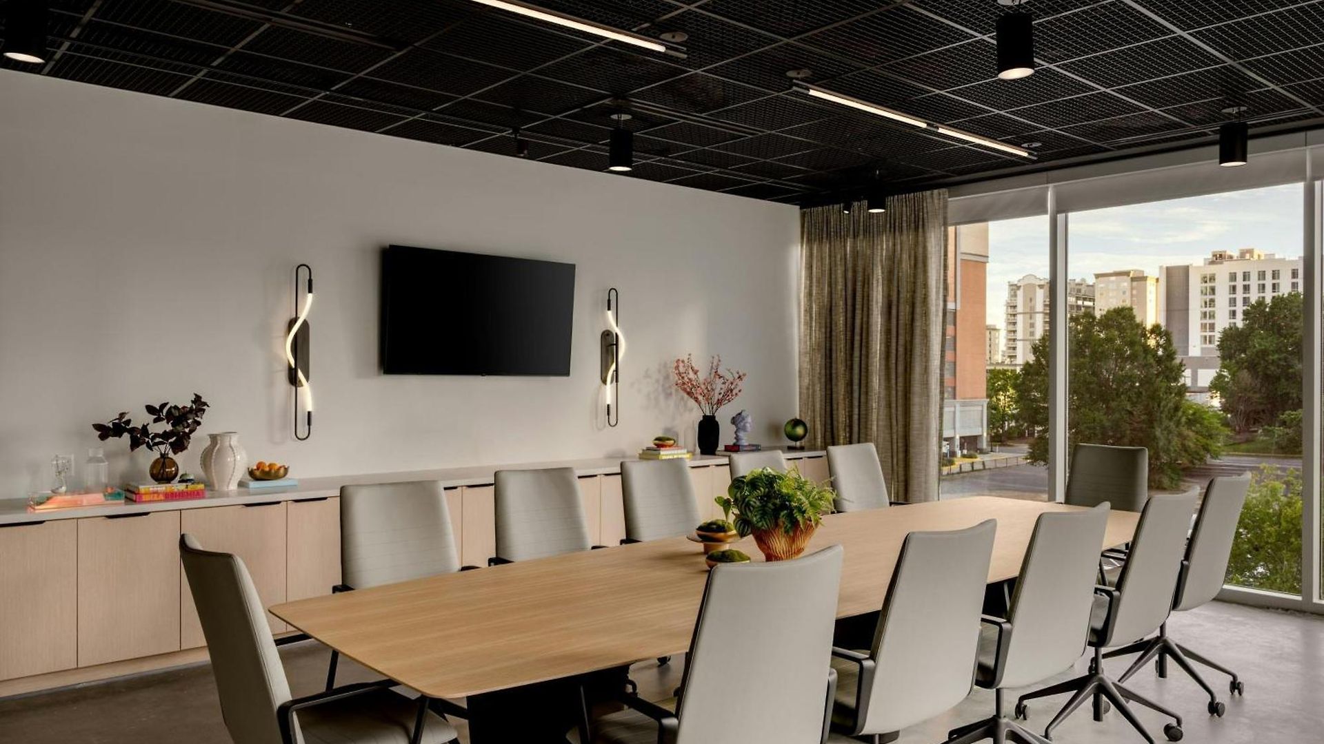 Moxy Downtown Hotel 3*
