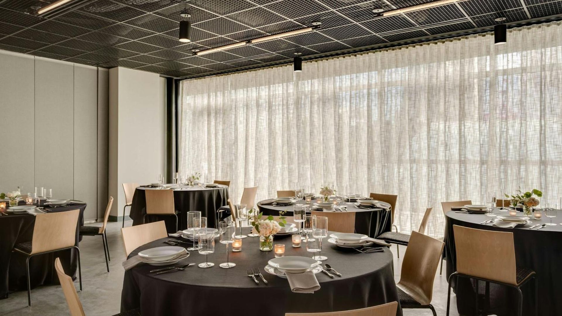 Moxy Downtown Hotel Charlotte
