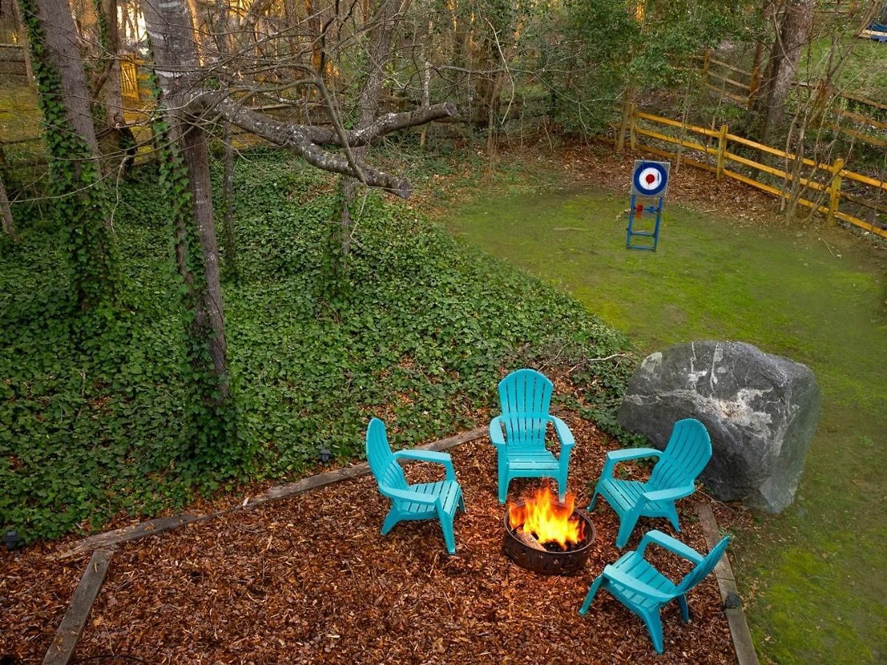 Holiday home Disconnect At With Great Surroundings In Charlotte, North Carolina Charlotte