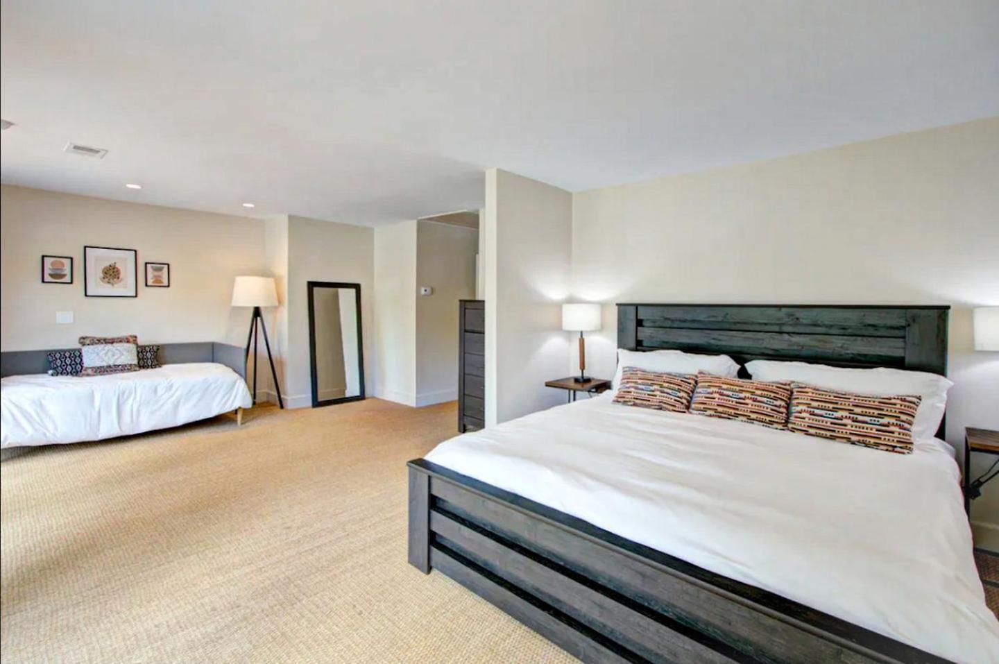 Cozy With Swimming Pool In Charlotte, North Carolina Holiday home Charlotte
