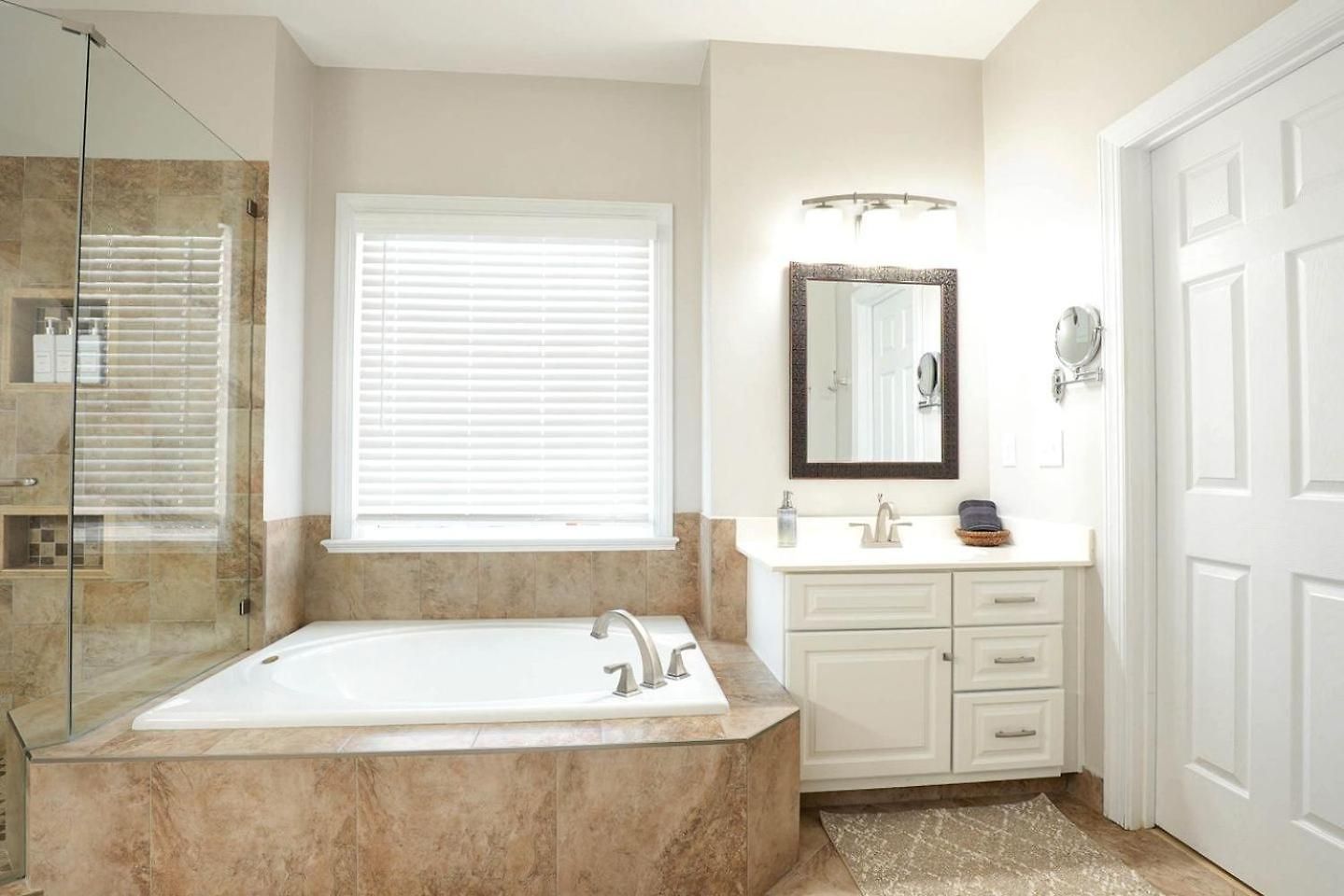 Disconnect At With Great Surroundings In Charlotte, North Carolina Holiday home *