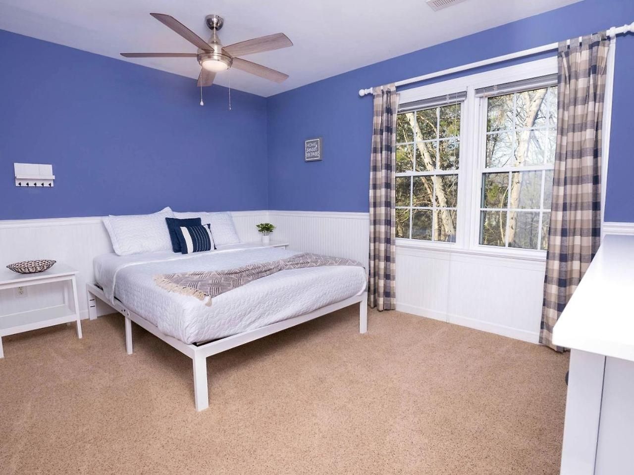 Holiday home Disconnect At With Great Surroundings In Charlotte, North Carolina