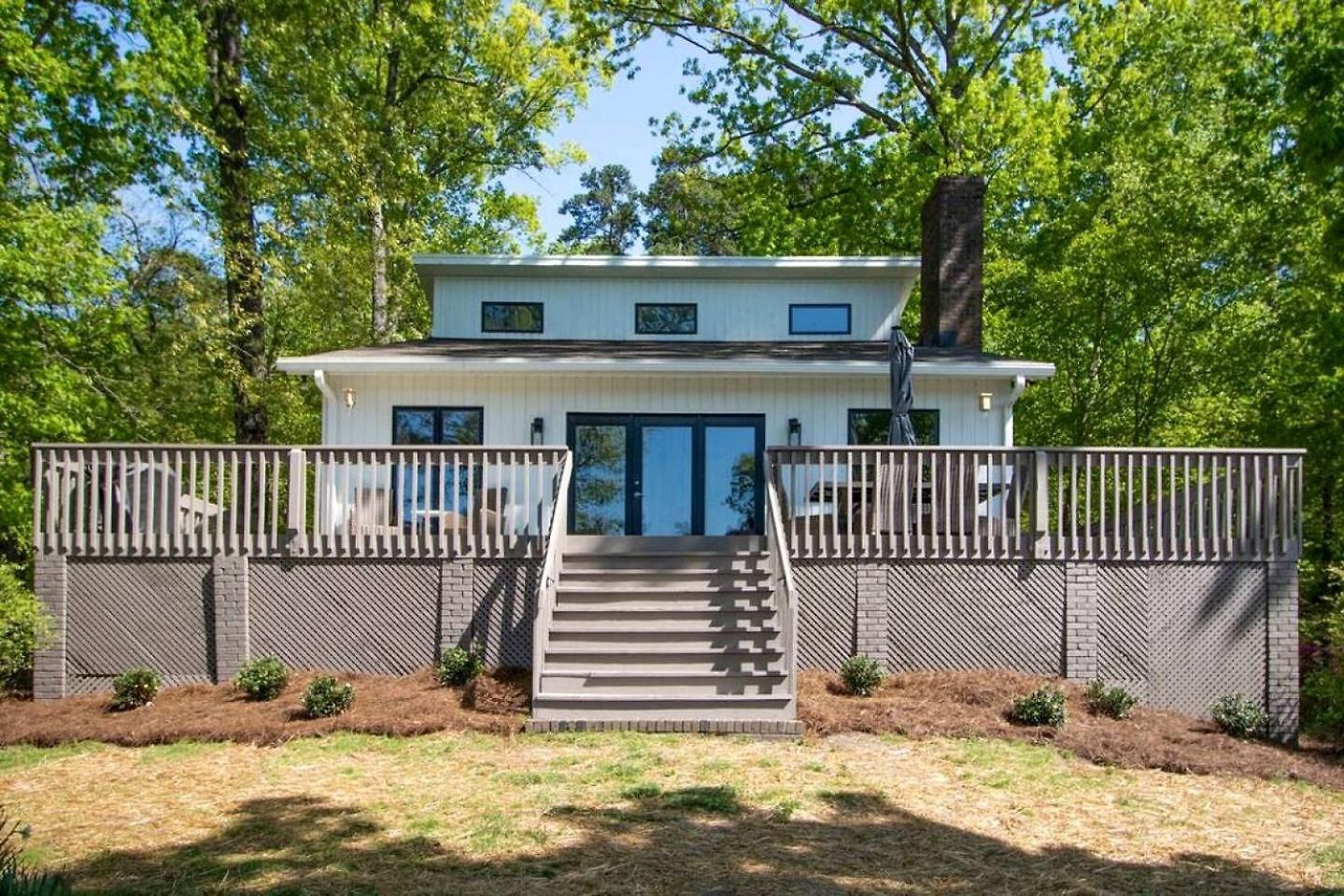Embrace Nature In Lakefront With Fire Pit In Charlotte, North Carolina Holiday home *
