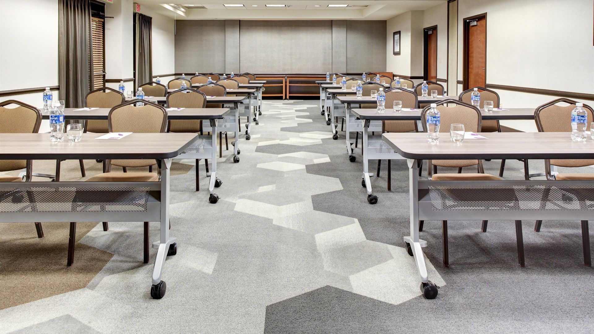 Hyatt Place Airport Billy Graham Parkway Hotel 3*