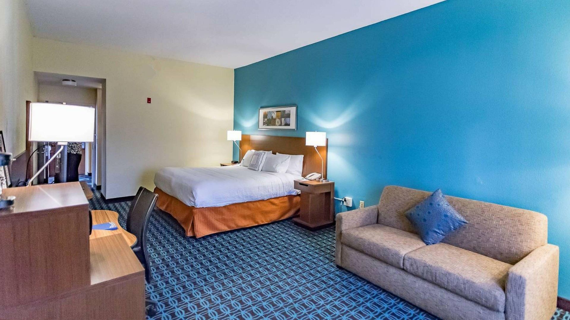 Fairfield Northlake Hotel 3*