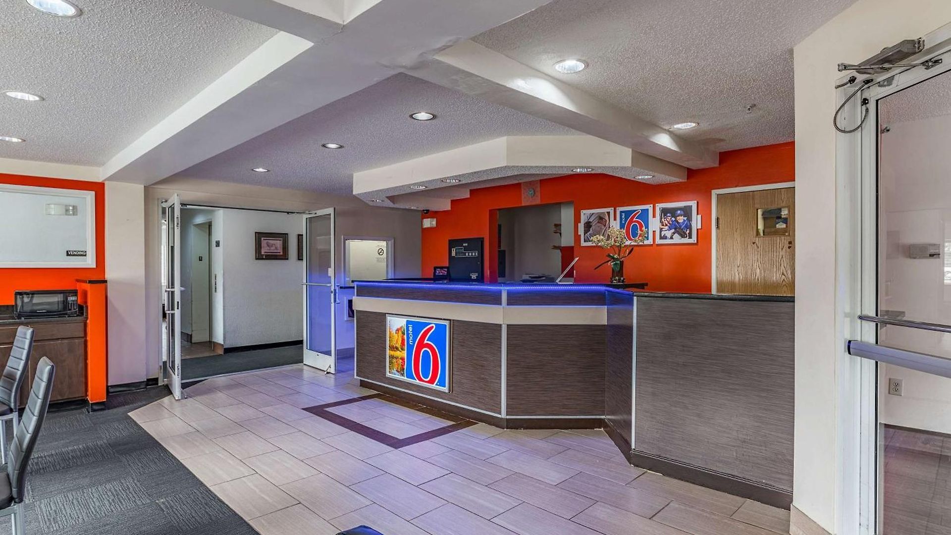 Hotel 6-charlotte, Nc -