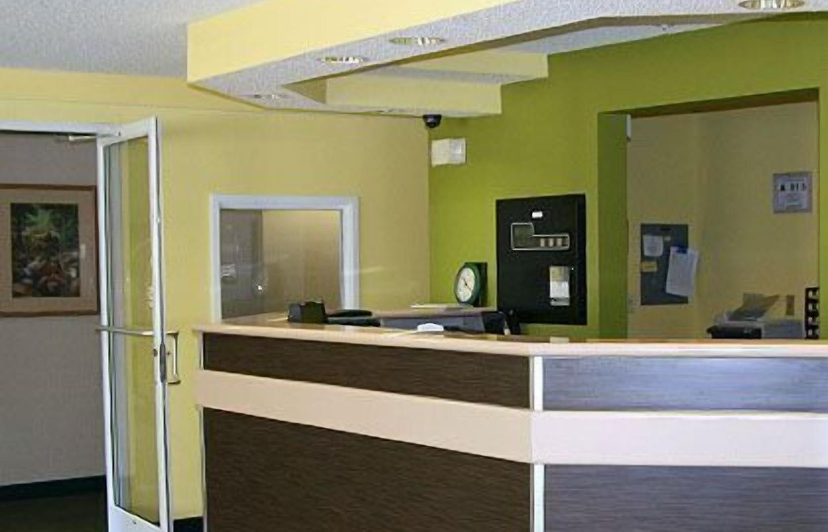 Hotel 6-charlotte, Nc - 4*