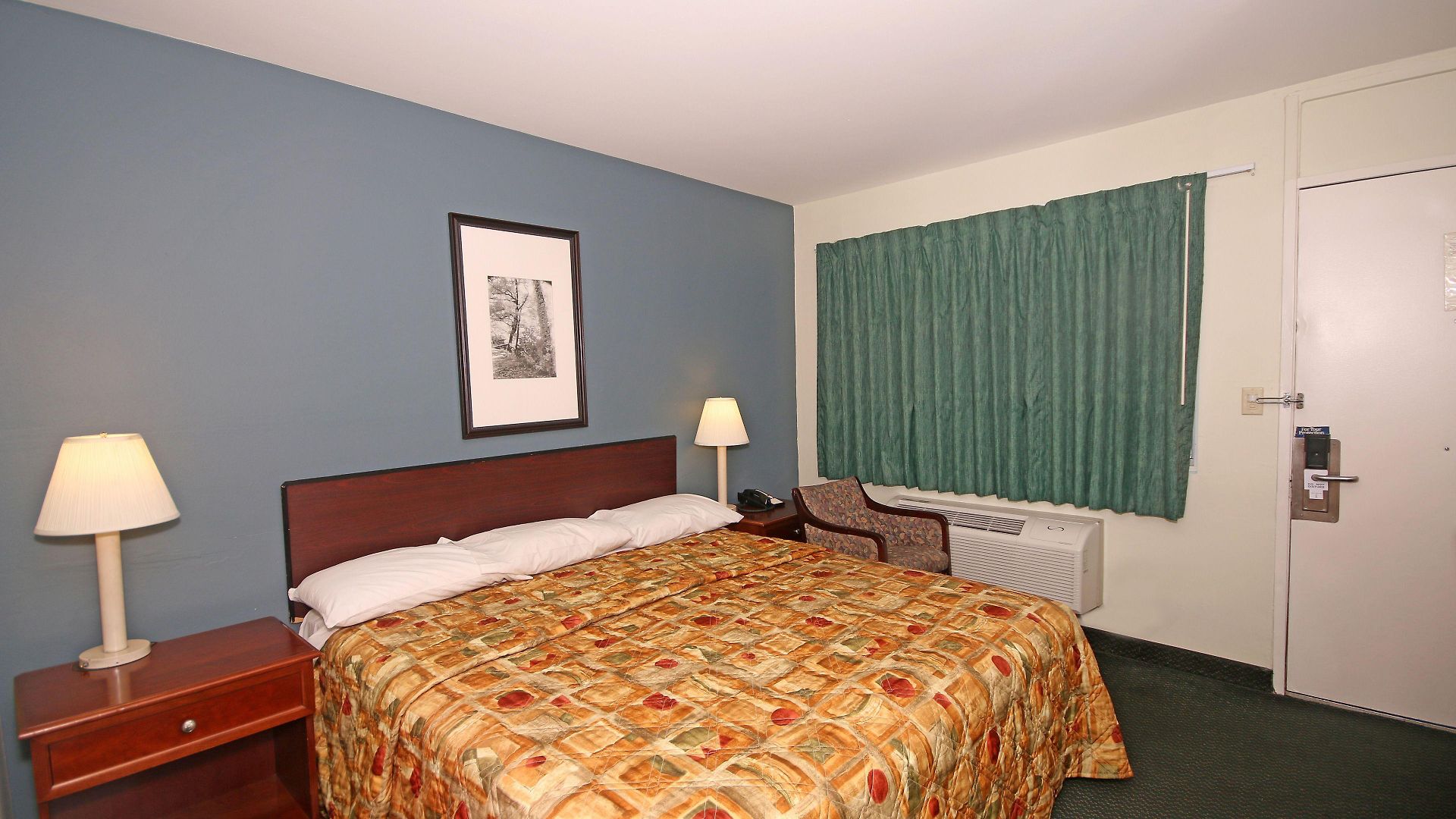 Royal And Airport Motel 2*
