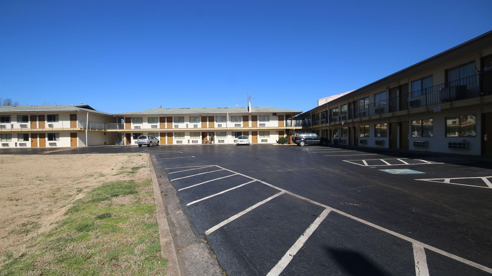 Motel Royal And Airport 2*