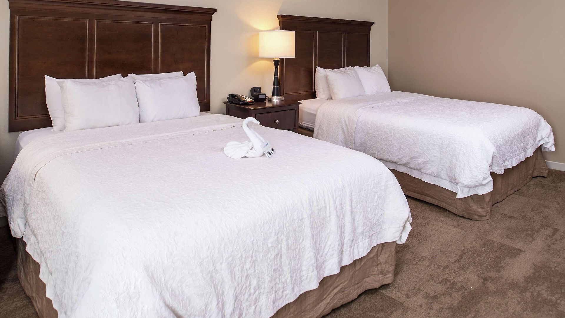 Hotel Hampton & Arrowood Rd