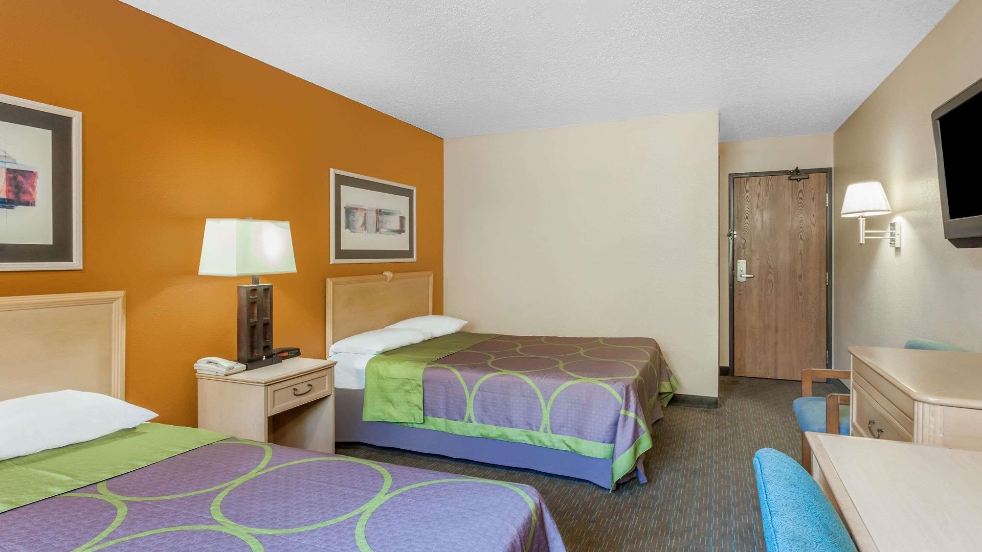 Super 8 By Wyndham Charlotte/amusement Park Area Charlotte