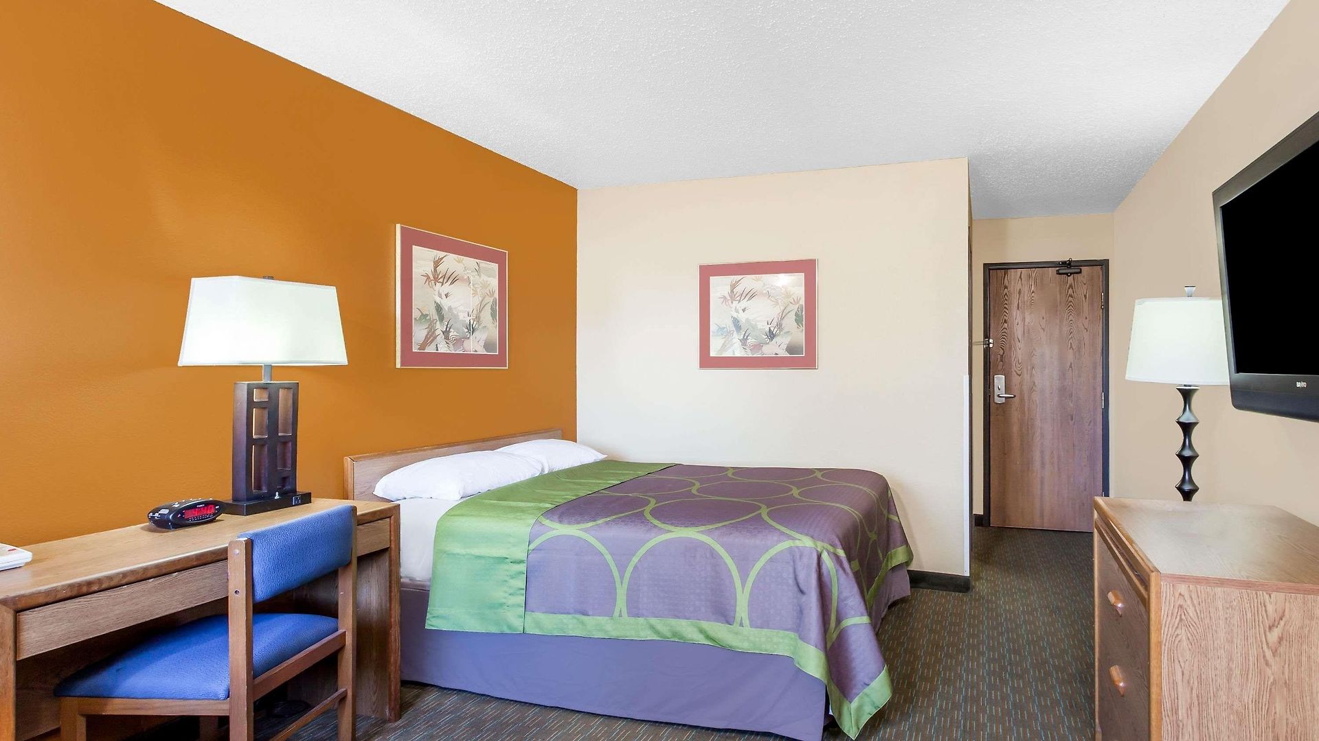 Super 8 By Wyndham Charlotte/amusement Park Area Charlotte