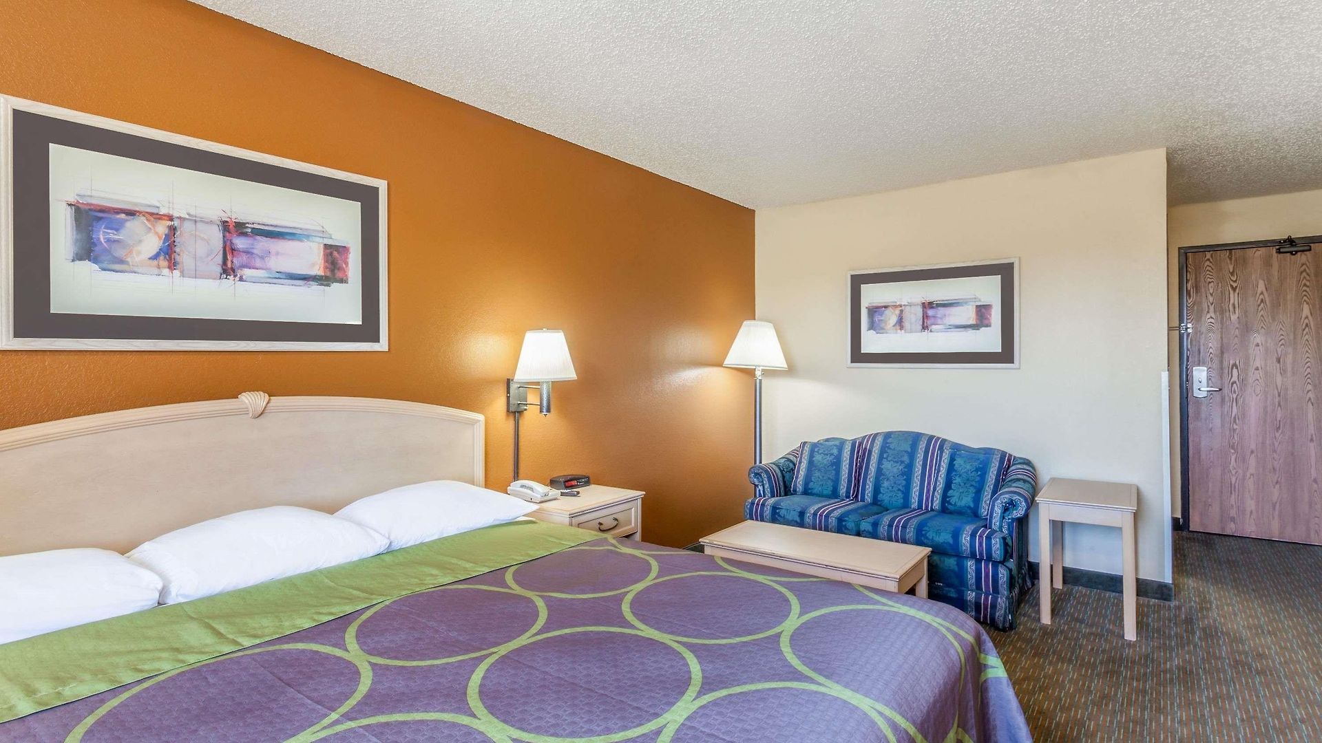 Hotel Super 8 By Wyndham Charlotte/amusement Park Area