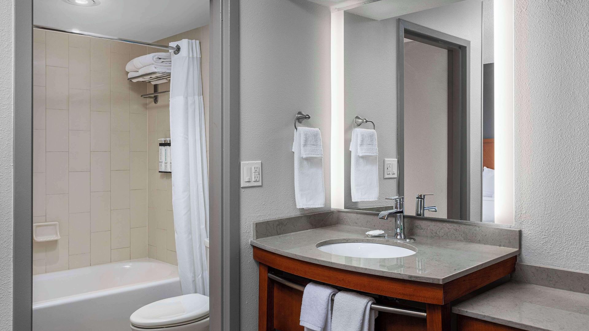 Hyatt Place Airport/lake Pointe