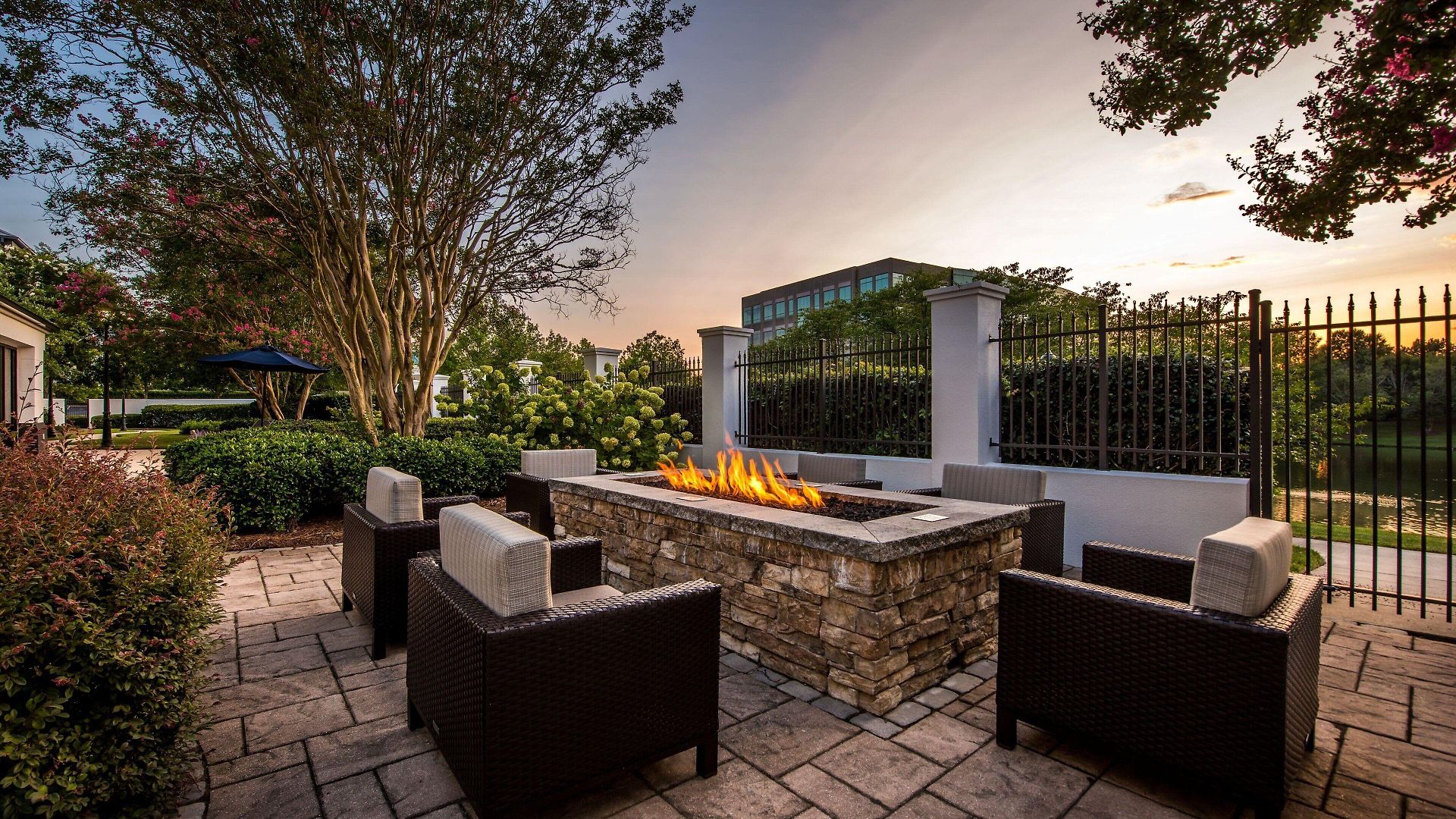 Courtyard By Marriott Ballantyne Hotel