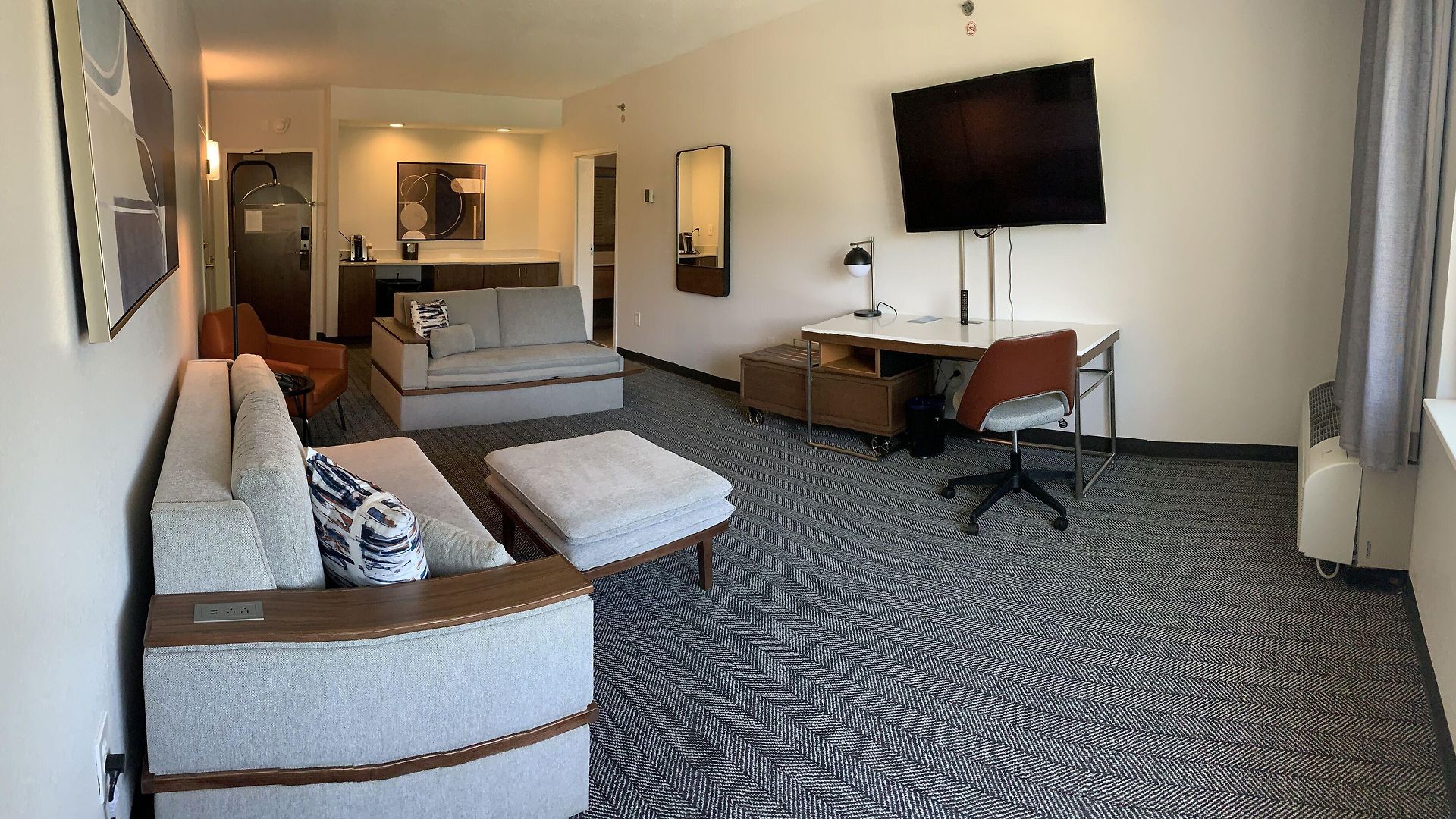 Courtyard By Marriott Ballantyne Hotel