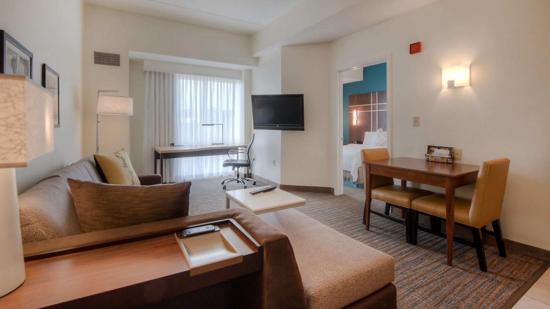 Uptown Hotel 3*