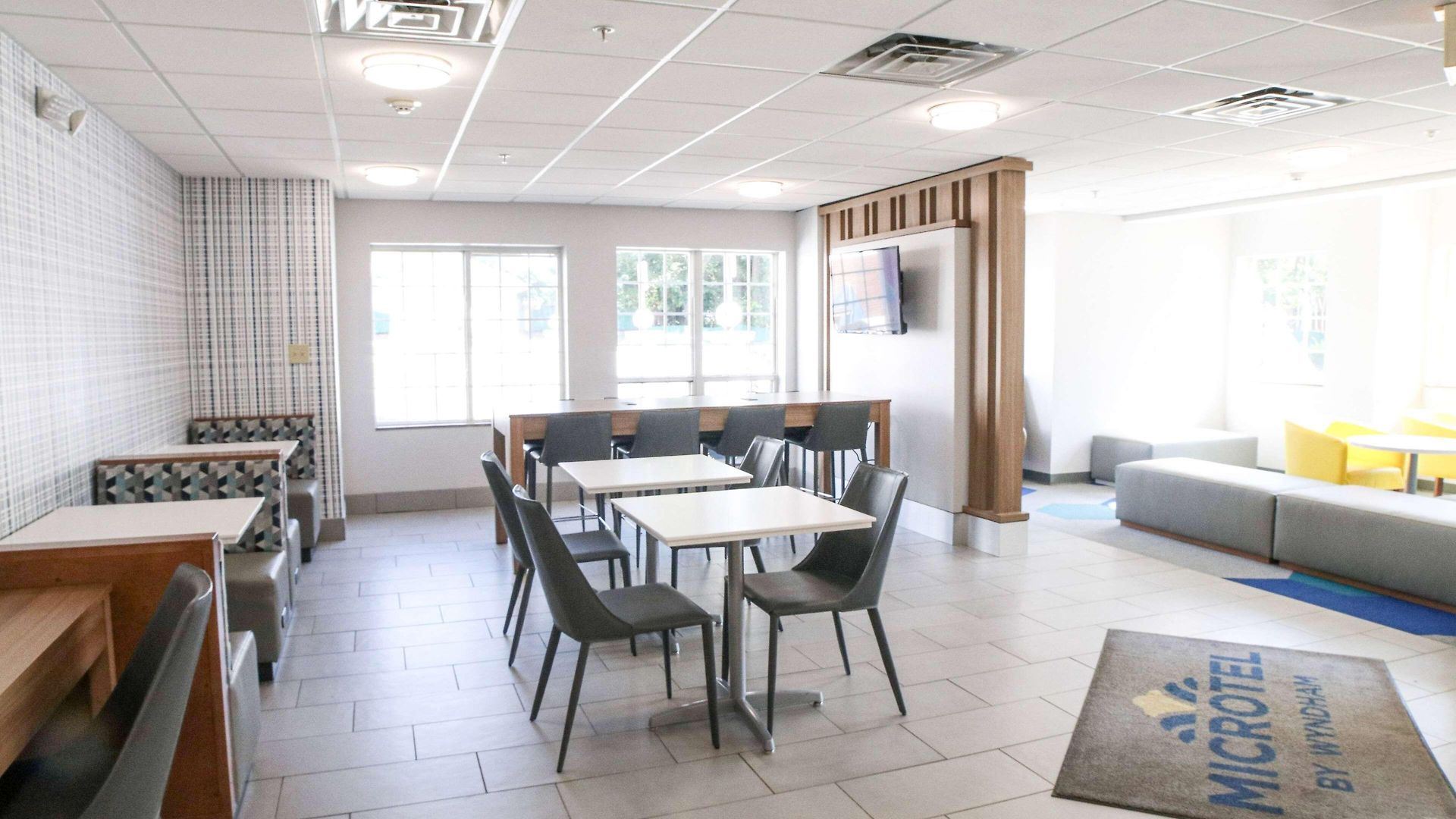 Microtel & By Wyndham Charlotte/northlake