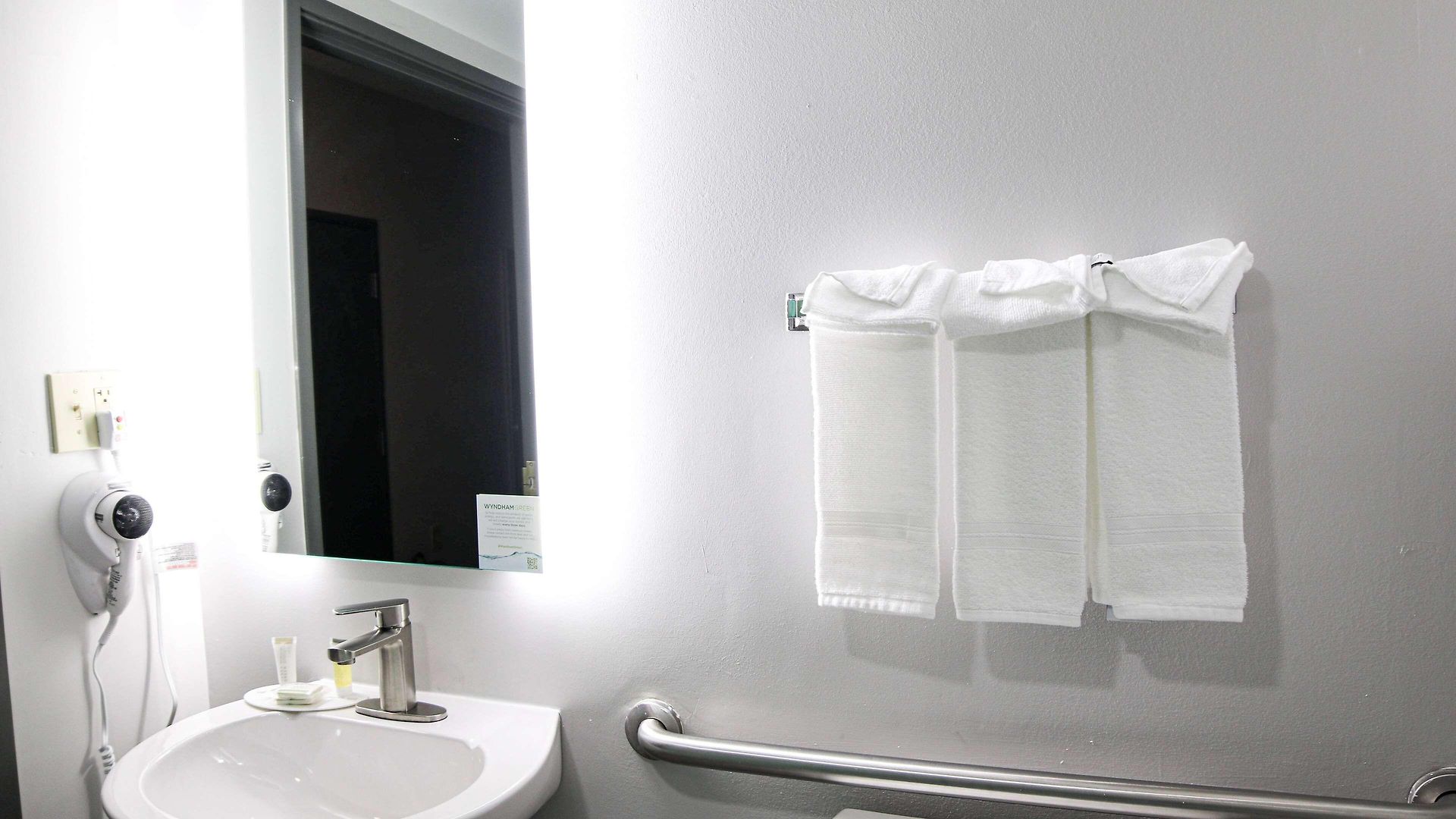 Hotel Microtel & By Wyndham Charlotte/northlake 2*