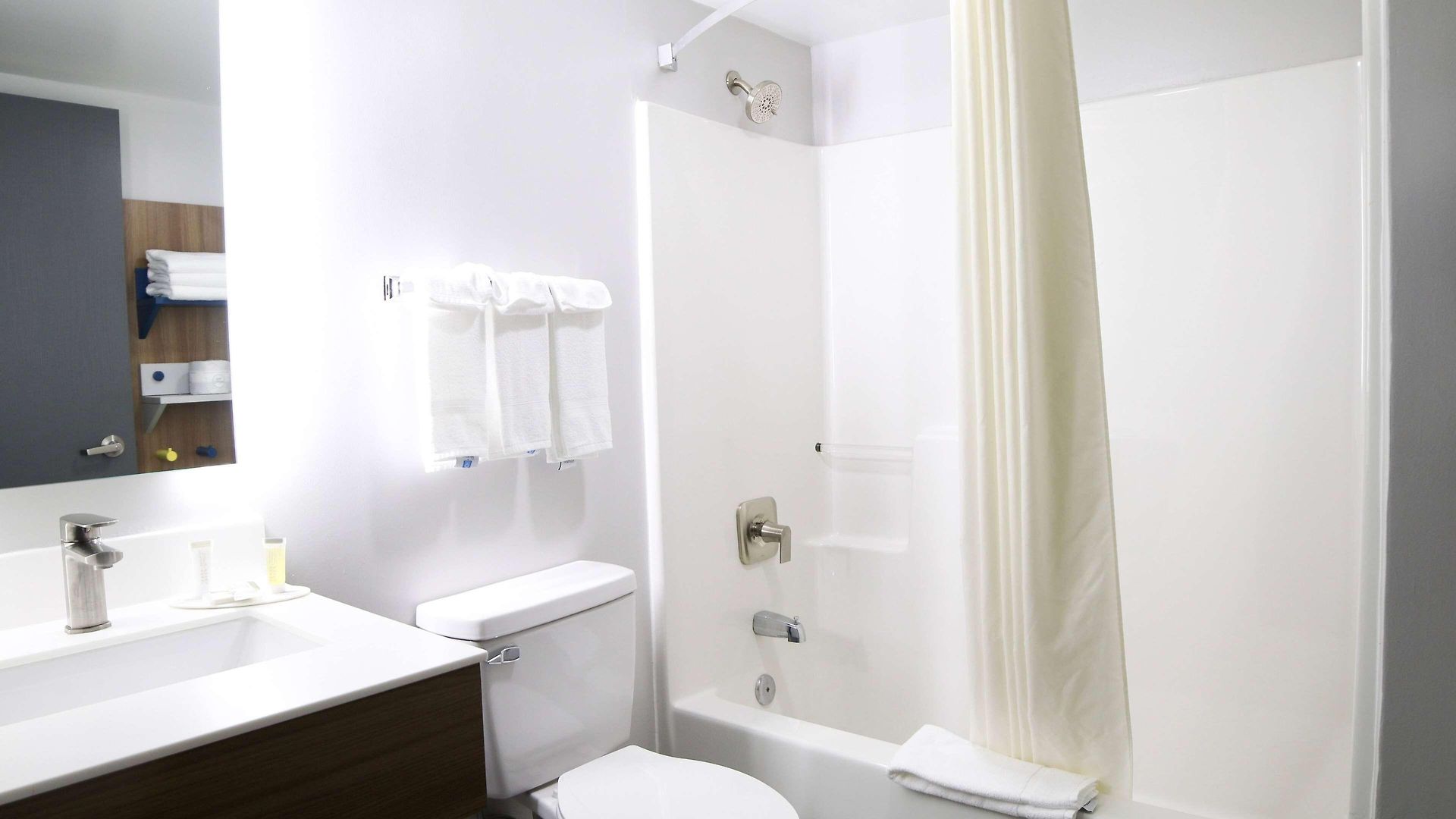 Microtel & By Wyndham Charlotte/northlake Charlotte