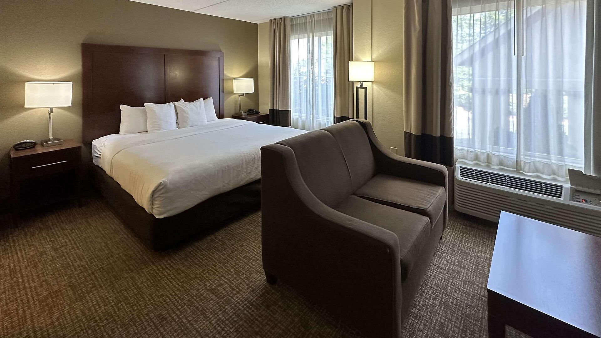 By Ihg Charlotte