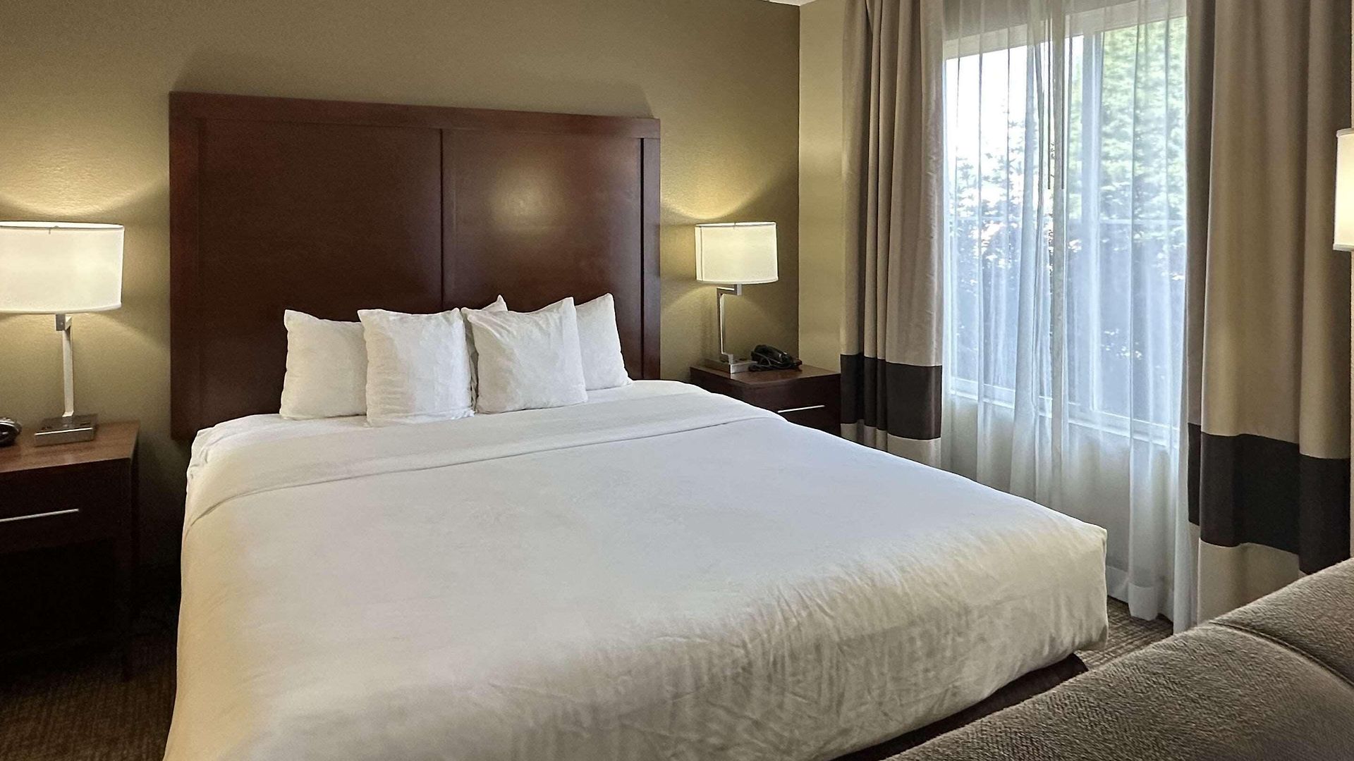 By Ihg Hotel