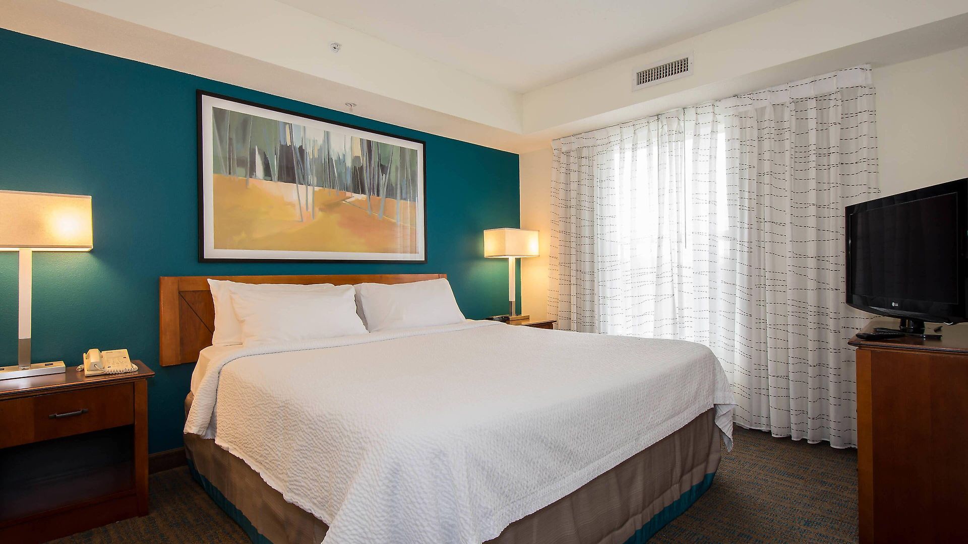 Hotel By Marriott Piper Glen 3*