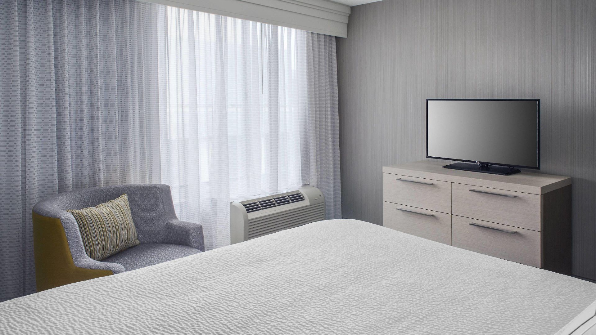 Hotel Courtyard Center 3*
