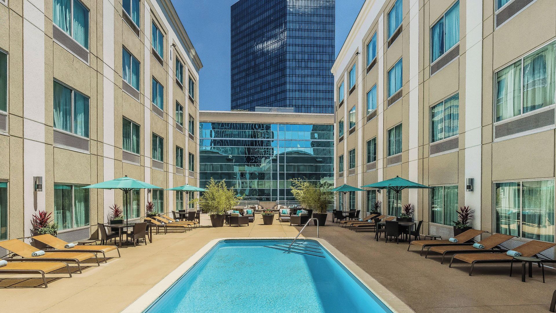 Hotel Courtyard Center