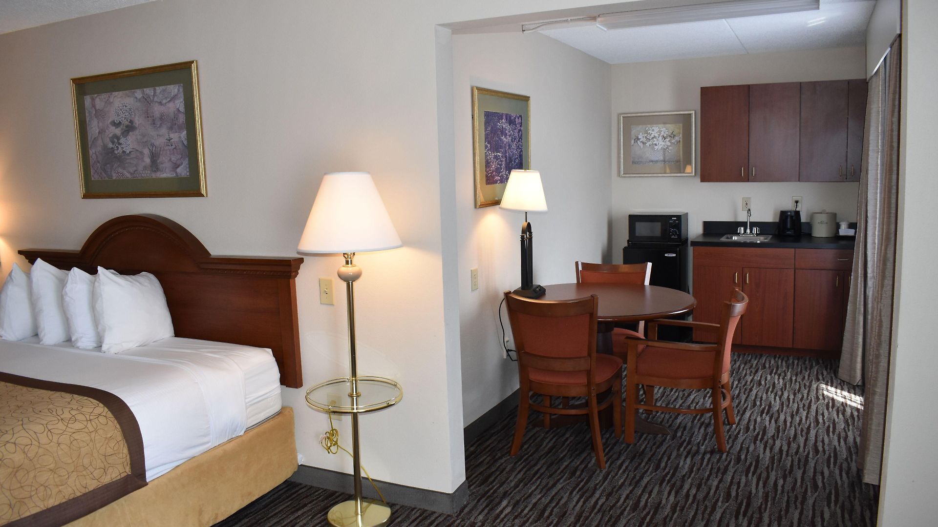 Wingate By Wyndham Airport