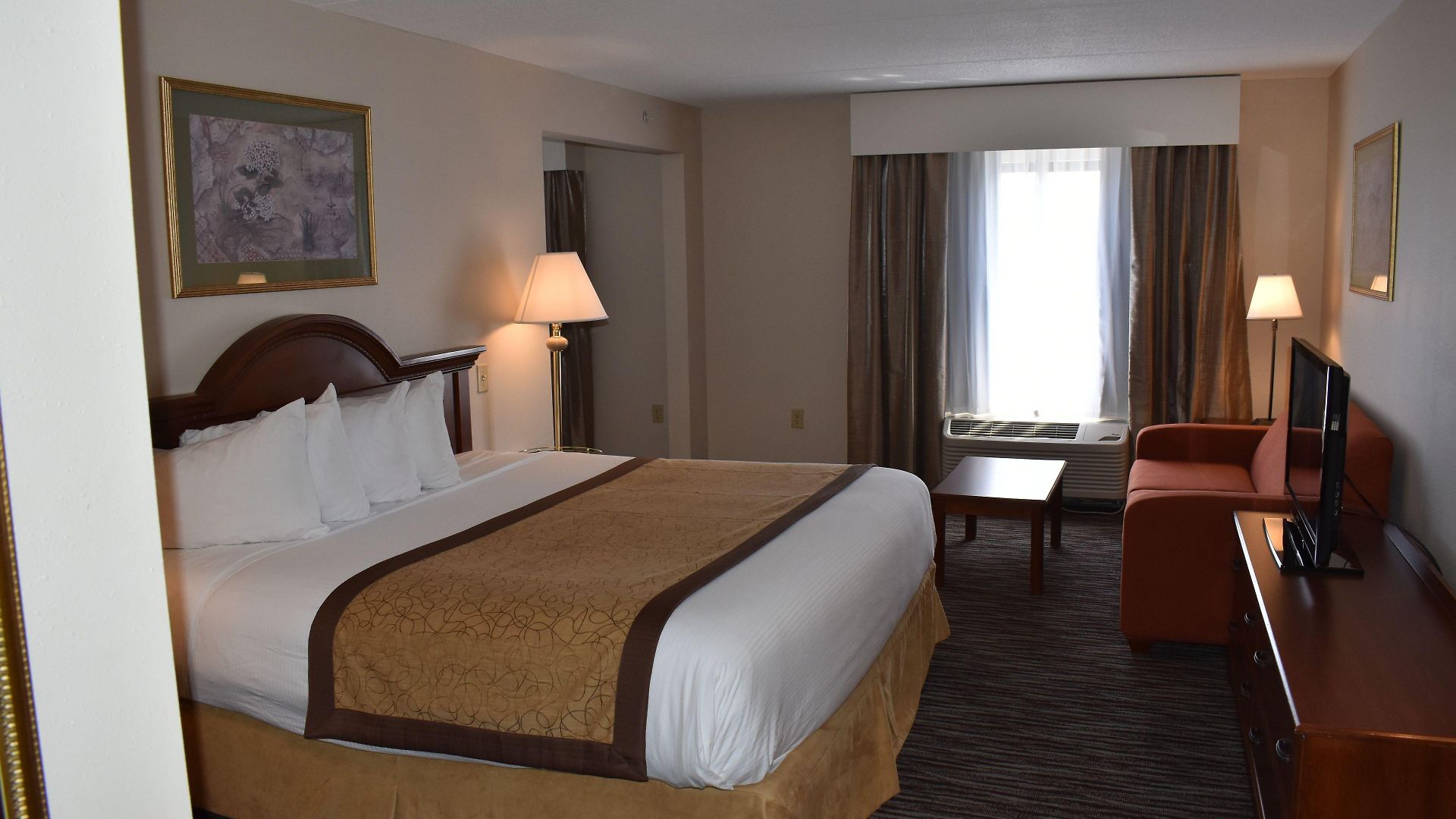 Wingate By Wyndham Airport 3*