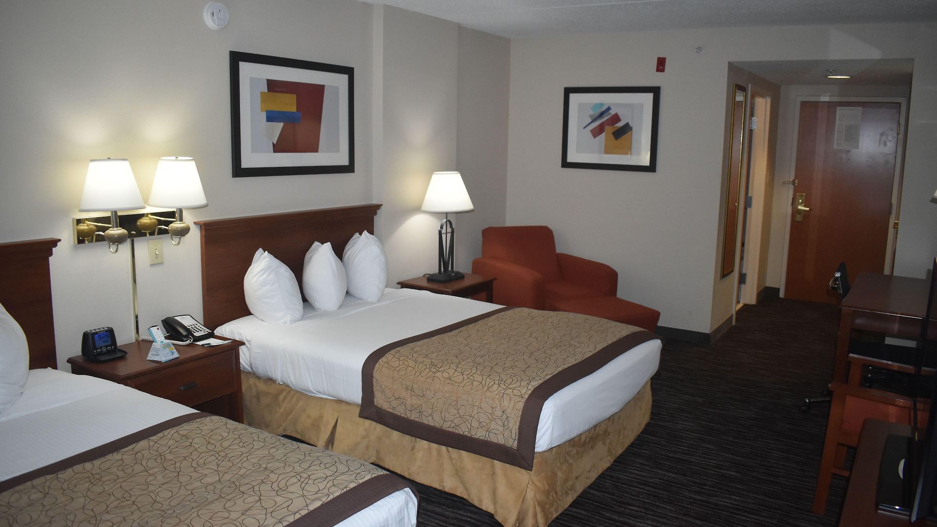 Wingate By Wyndham Airport Hotel
