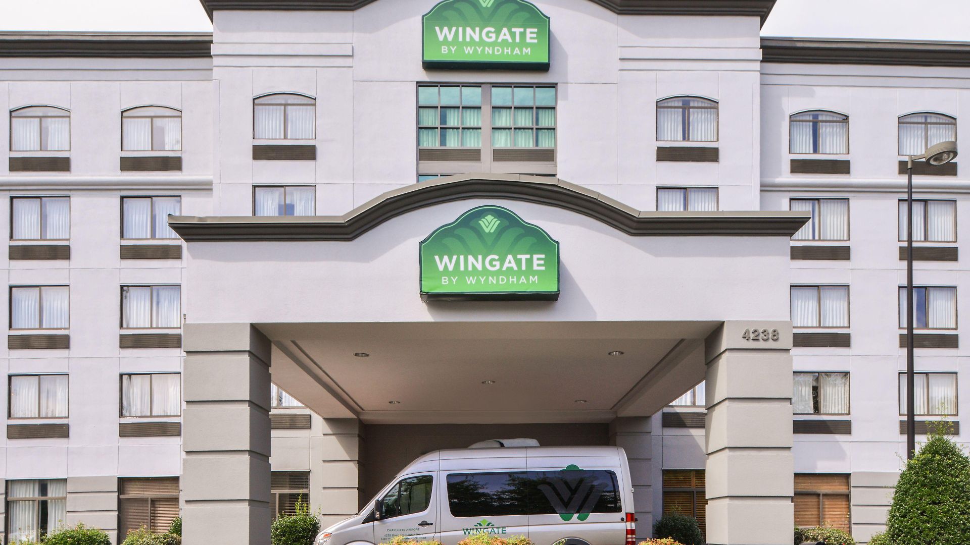 Hotel Wingate By Wyndham Airport 3*