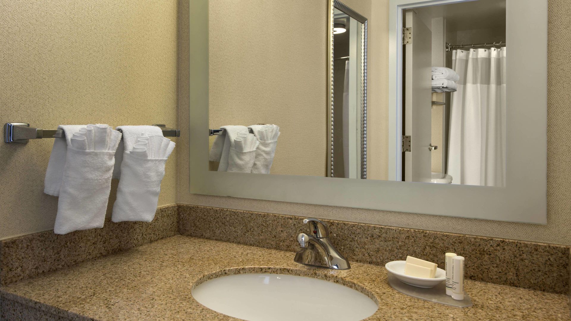 The Beacon Airport By Ihg Hotel 3*