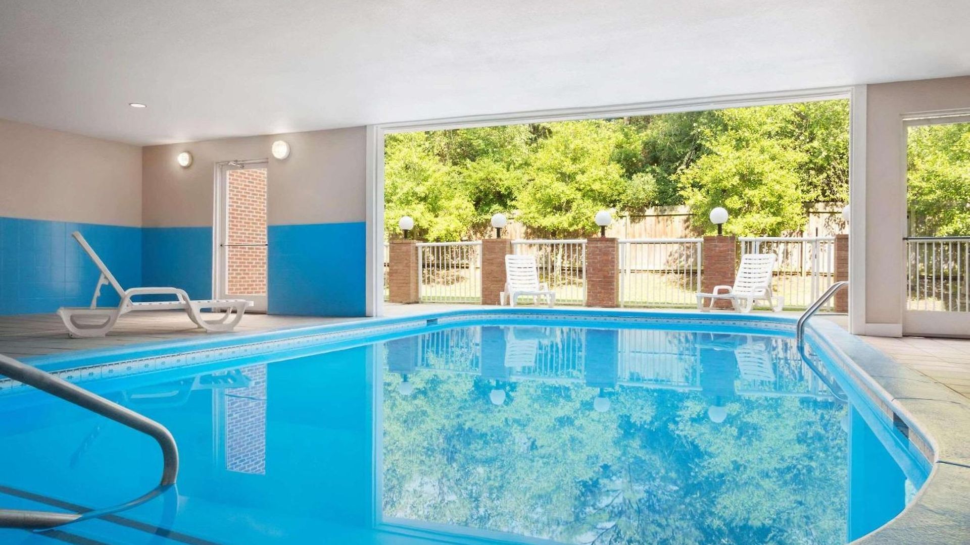 Hotel Country & By Radisson, Place, Nc 4*
