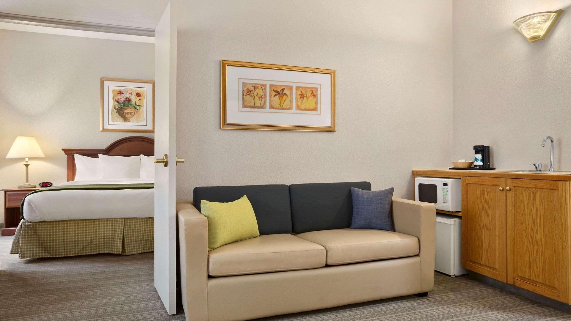 Hotel Country & By Radisson, Place, Nc 4*