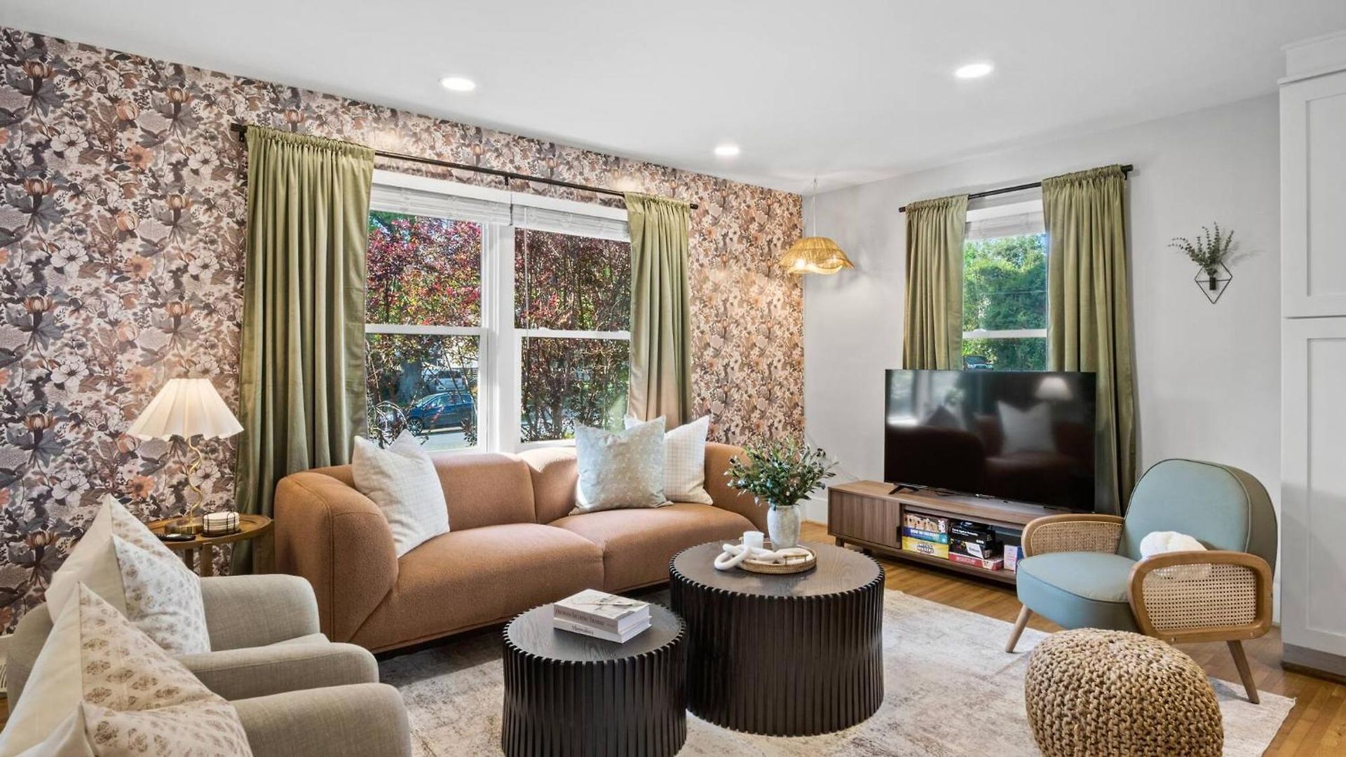 4bd Cozy Getaway | Eclectic, Central, Near Airport *