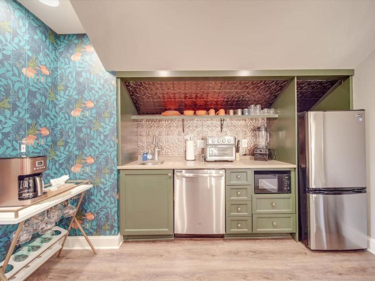 Under The Sea -eclectic Aquarium * Charlotte