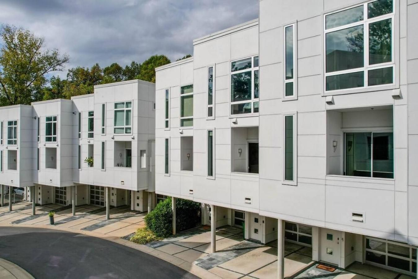 Sophisticated 3-story In Wesley Heights Charlotte
