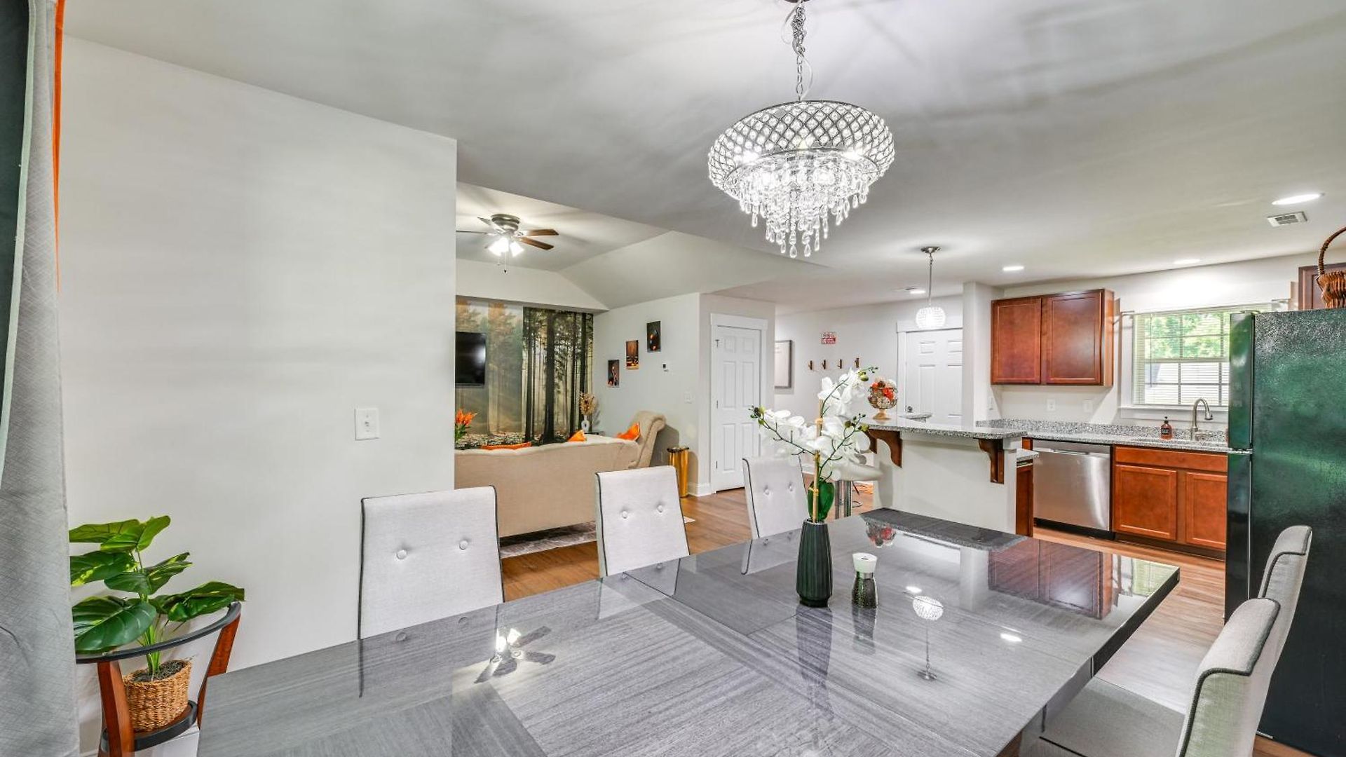 3bd House W/quiet Living, Access: 6mi To Dtwn Holiday home