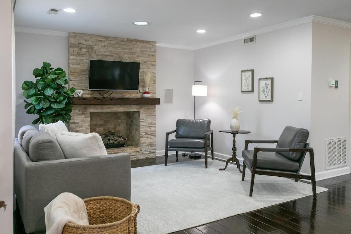 Cozy With Pool Chefs Kitchen In Prime Area Charlotte